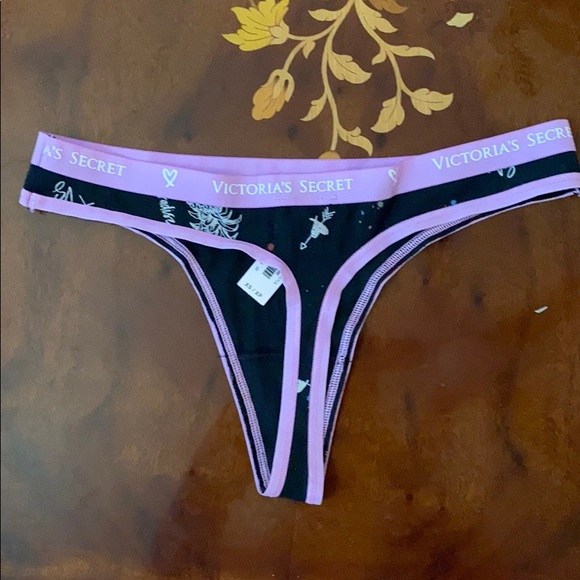 NWT WOMENS VICTORIAS SECRET THONG SIZE XS ๐๐๐๐ค๐๐๐๐๐๐๐ฉฒ - Picture 2 of 3